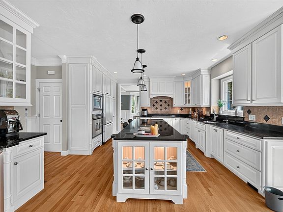 5th image of 21 Ashwood Cir