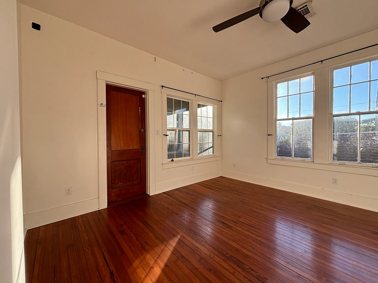 Studio, 350 sqft, $1,150 — Photo 1