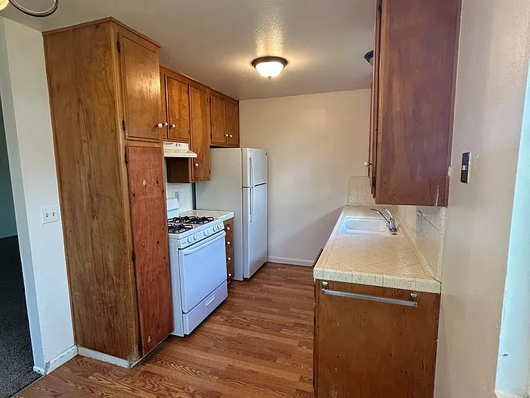 54 Grand Avenue — Photo 22