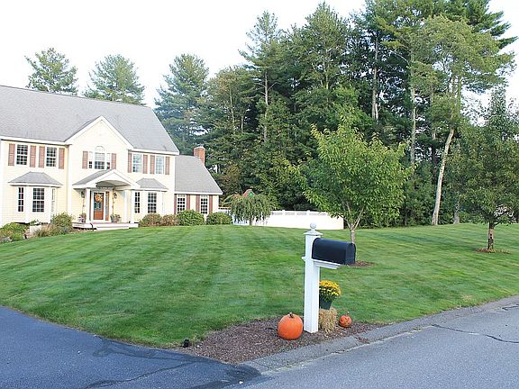 2nd image of 18 Bunker Hill Dr