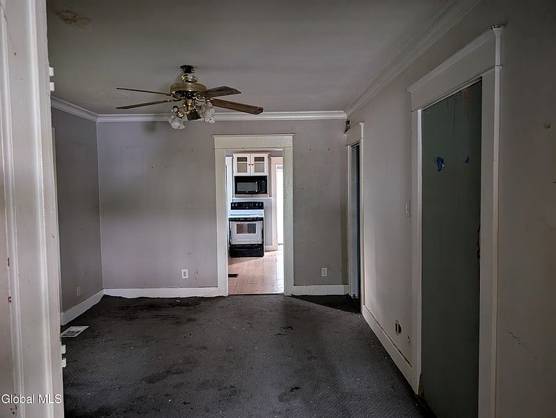 4th image of 450 Eleanor Street