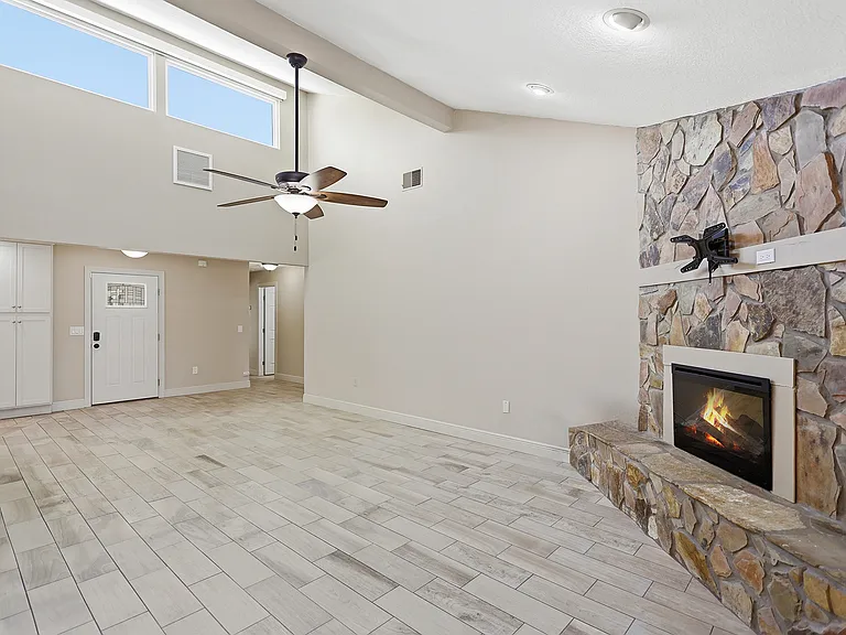 11206 Longwood Ct — Photo 8