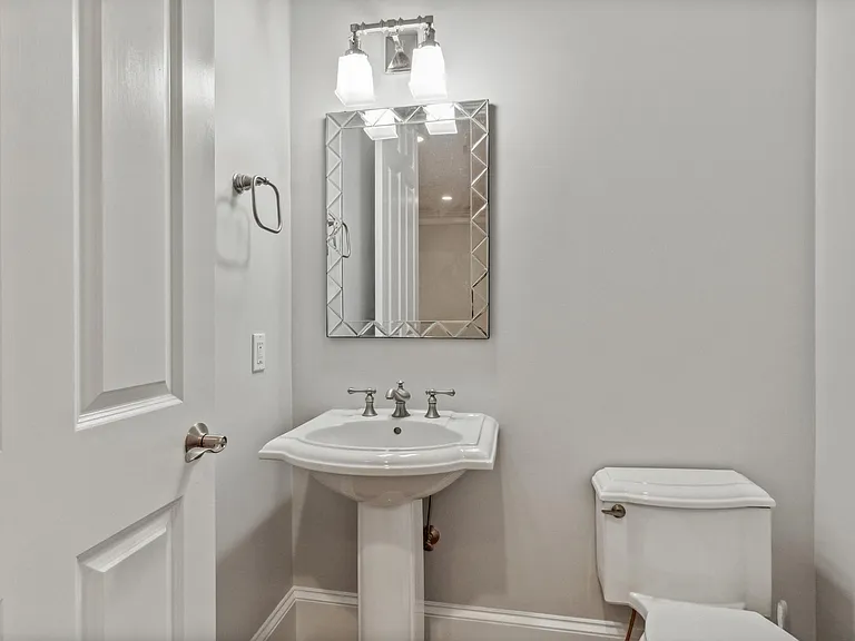 311 W Taylor St #A — Photo 8