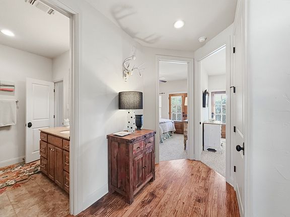 5th image of 1021 Chapel Ridge Rd