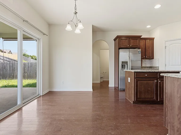 1672 Stonewater Dr — Photo 7