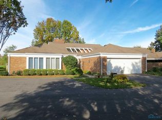 29613 Gleneagles Rd, Perrysburg, OH 43551
