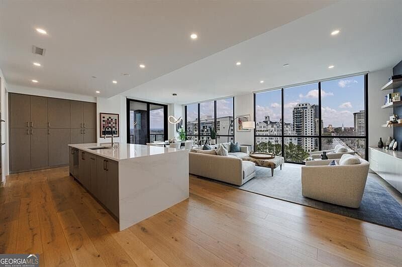 1st image of 2425 Peachtree Rd NE #1401