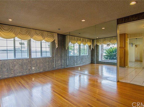 4th image of 9566 Pentland St