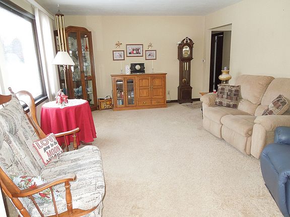 2nd image of 716 S Park Ave