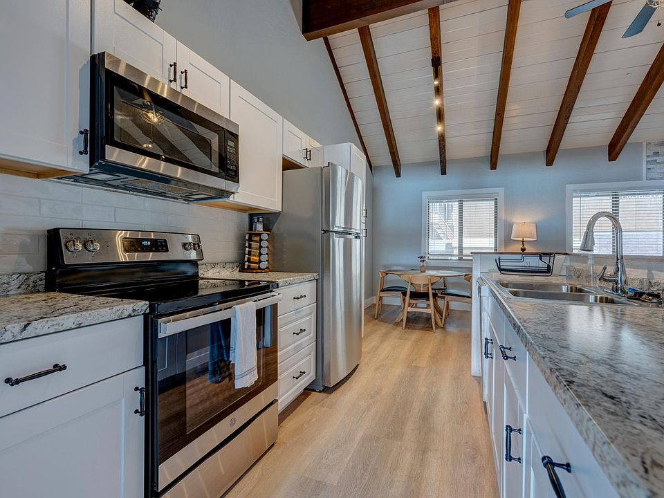 Kitchen (2)