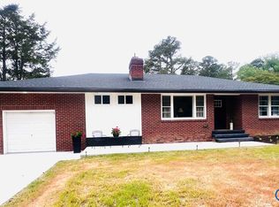 15330 Harrowgate Rd, Chester, VA 23831