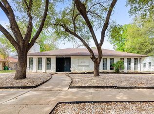 2105 Inverness Dr, Arlington, TX 76012