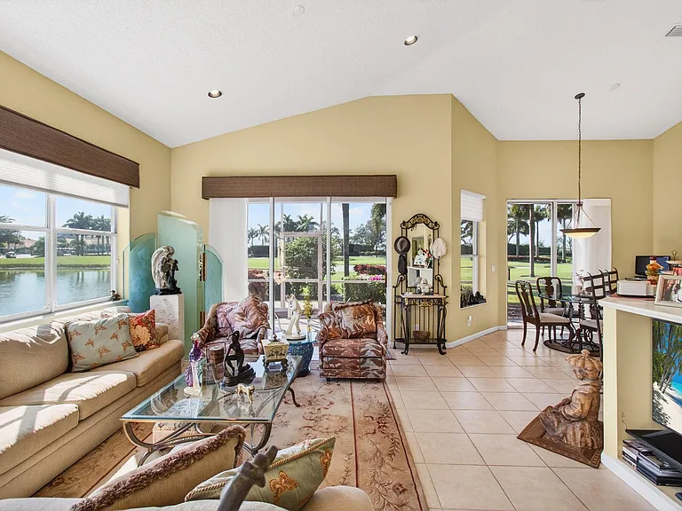 6862 Swansea Ln — Photo 9