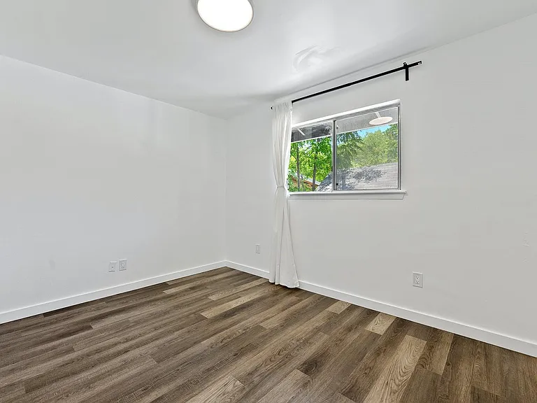 1706 Elmhurst Dr #A — Photo 11
