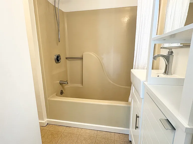 1006 Main St #A — Photo 23