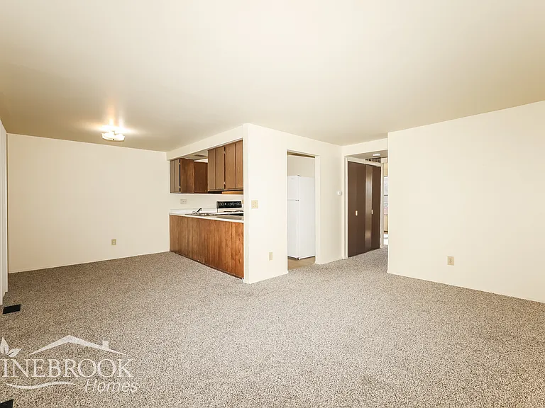 7673 Mount Hood Dr — Photo 5