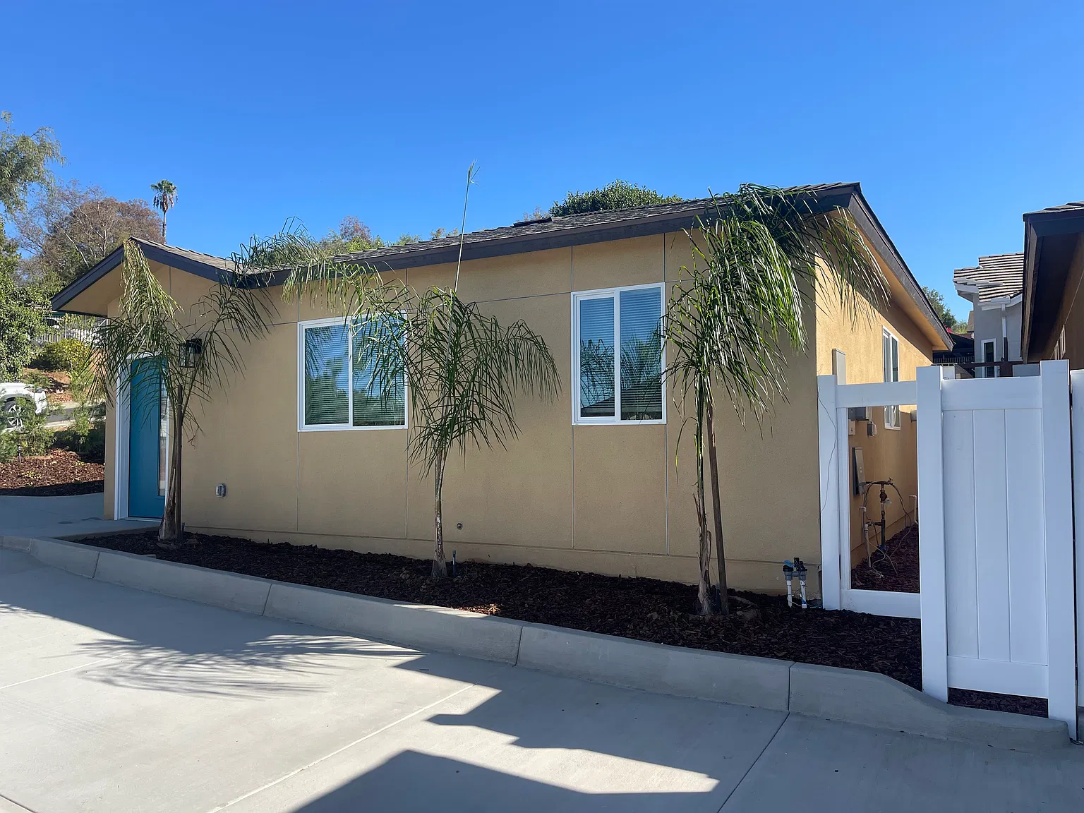 3 bed, 1000 sqft, $3,450 — Photo 2