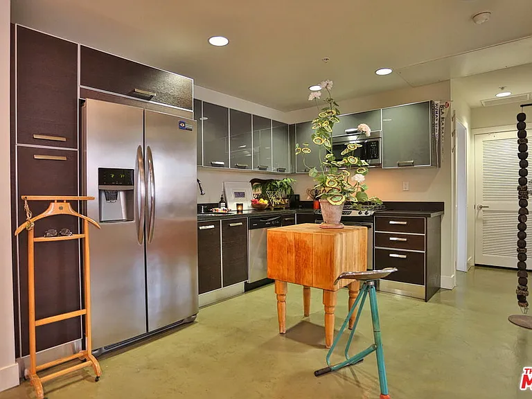 139 S Los Robles Ave #306 — Photo 9