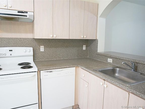 2nd image of 1250 SE 31st Ct Unit 105