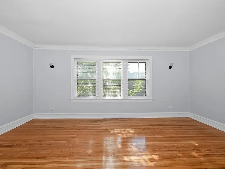 2453-2455 W Marquette Rd #6705-6711 — Photo 3