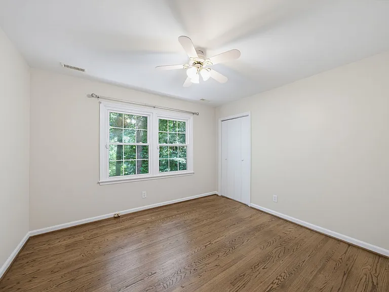 1003 Manchester Dr — Photo 22