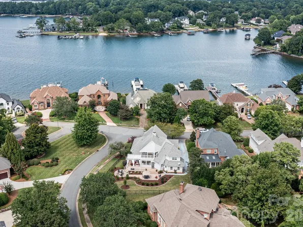 17626 Spinnakers Reach Dr, Cornelius, NC 28031