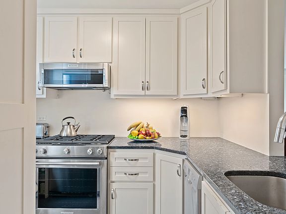 5th image of 1270 5th Ave APT 6M