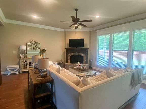 5th image of 239 Arrowhead Dr