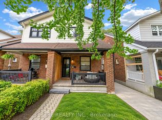 379 Scarborough Rd, Toronto, ON M4E3N1