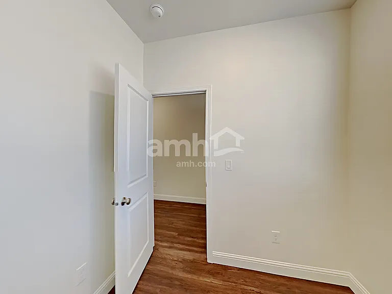 332 N Gibbons Ln — Photo 26
