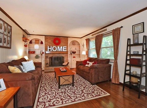 3rd image of 1765 Arbor Hill Dr
