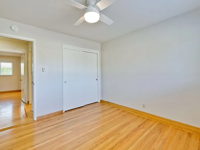 4712 Clarendon Dr — Photo 12