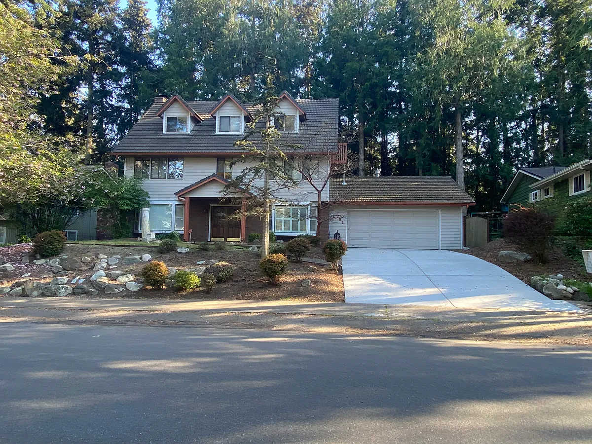 Building Photo - 761 SW Castilian Dr