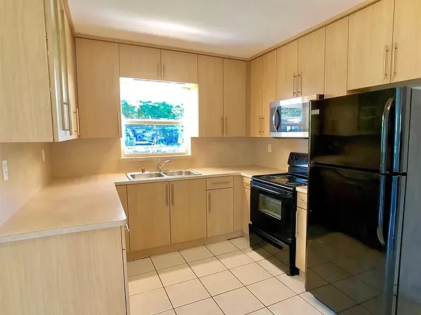 8292 NW 5th Ave, Miami, FL 33150