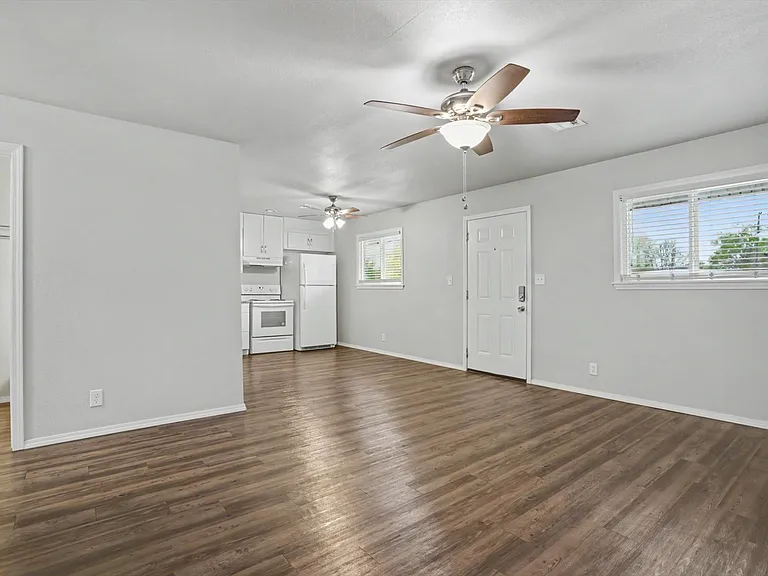 15351 W Highway 66 Hwy #E — Photo 6