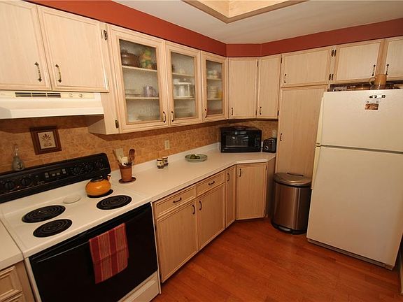 4th image of 129 New Wickham Dr #N