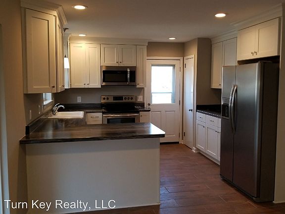 5th image of 2628 Vann Dr