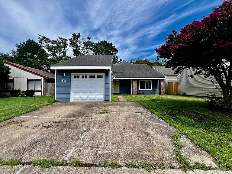 684 Orangewood Dr — Photo 1