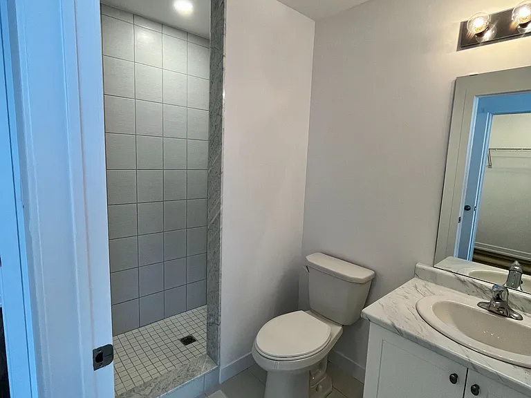 460 Dundas St E #602 — Photo 16