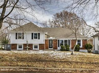 9621 N Campbell Dr, Kansas City, MO 64155