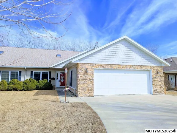 65 Timber Creek Dr, Mason City, IA 50401