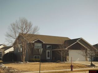 2122 Black Hawk Dr, North Mankato, MN 56003