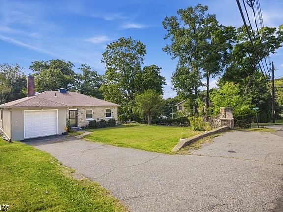 2nd image of 137 Lakeside Blvd