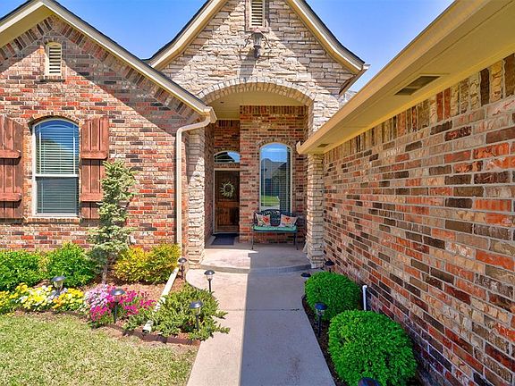 4th image of 712 Lindsey Ln