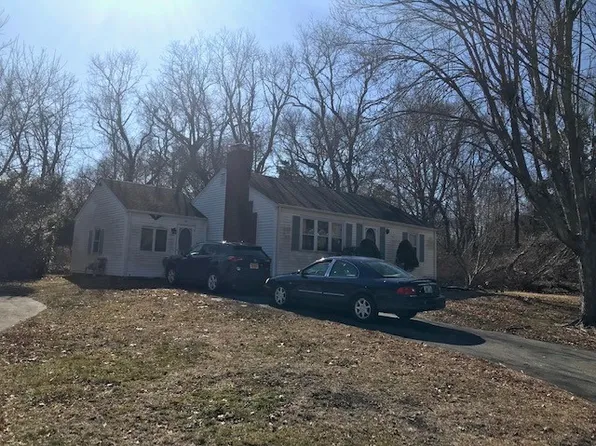 24 Pine Ave, Barrington, RI 02806