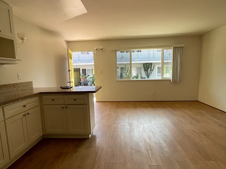 1516 Corinth Ave #3 — Photo 5