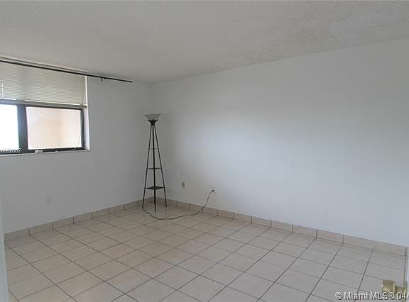 4th image of 7125 Bay Dr APT 502