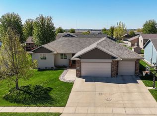 2613 E Sunflower St, Brandon, SD 57005
