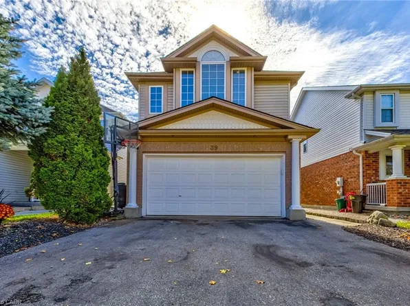 39 Karalee Cres, Cambridge, ON N3C 4H3