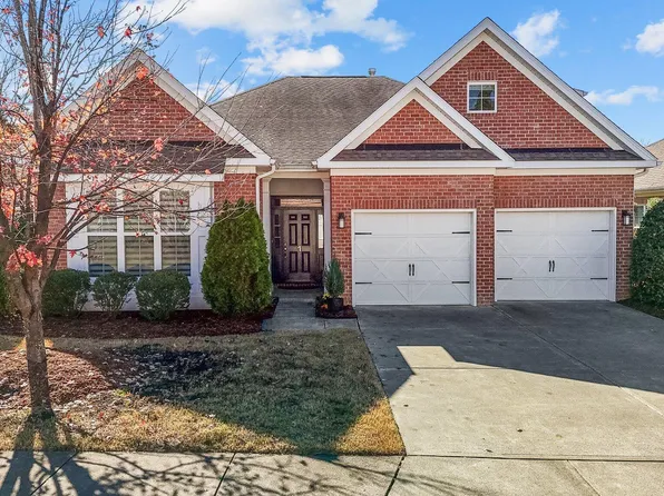 1 Hayden Pond Ln, Chapel Hill, NC 27517